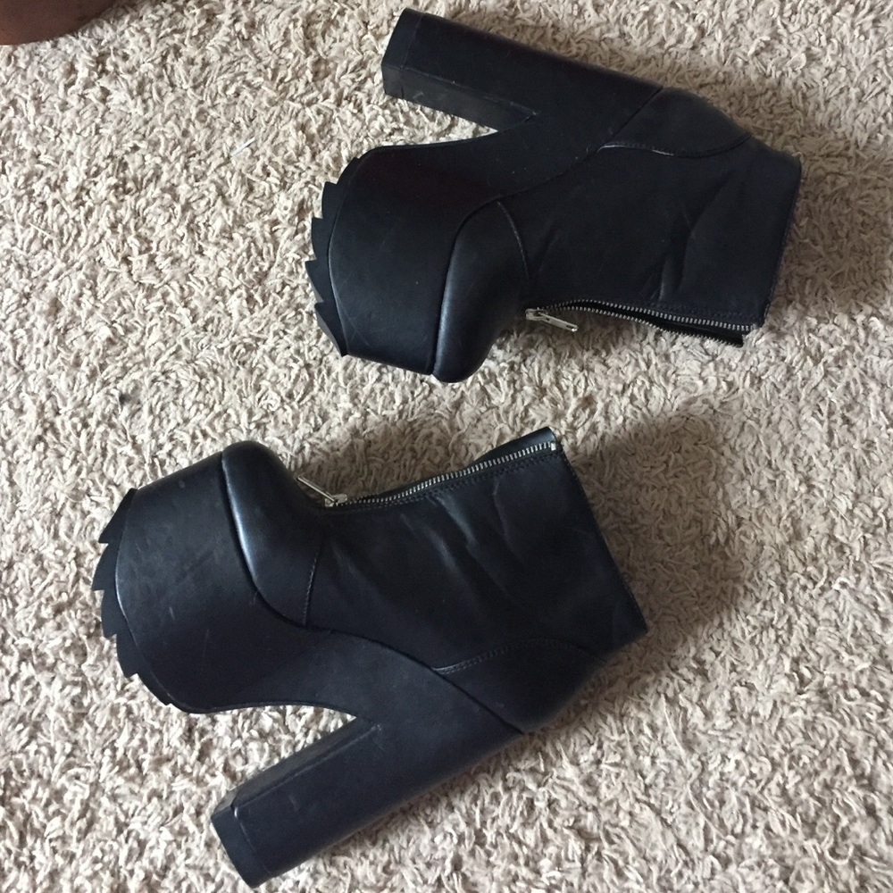 YRU nightmare shoes platforms black 7